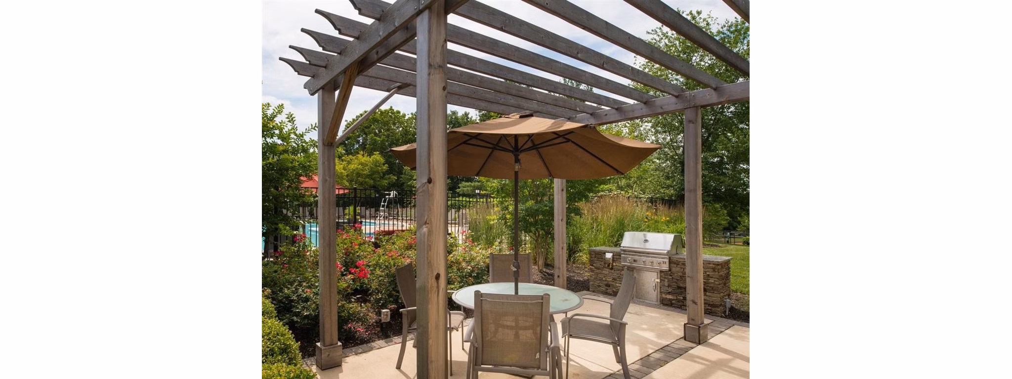 grill area at Cherry Knoll Apartments