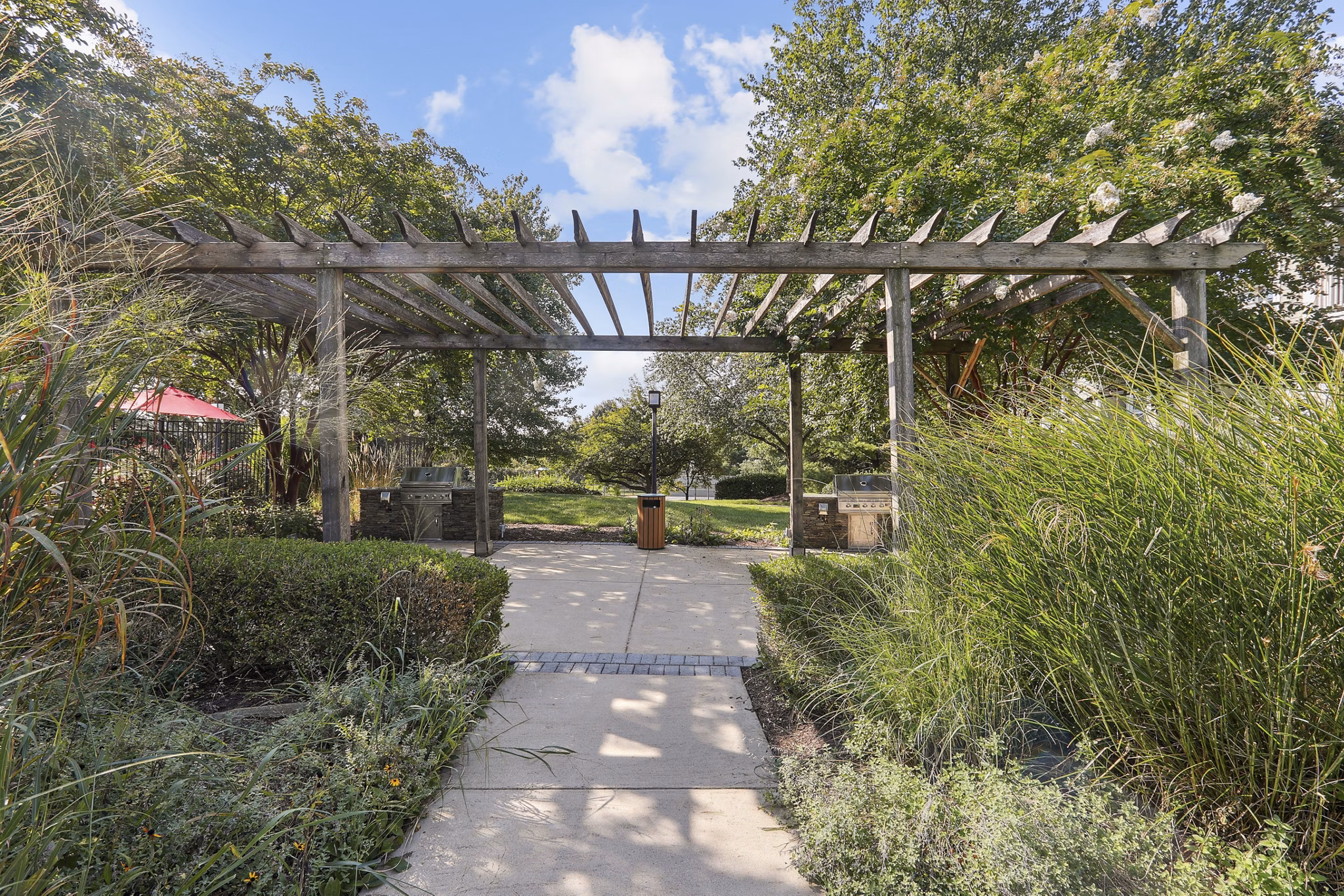 grill area at Cherry Knoll Apartments