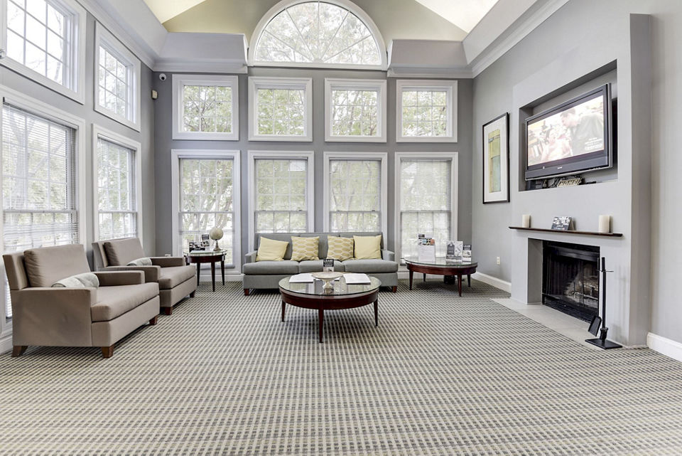 clubhouse at Henley at Kingstowne Apartments