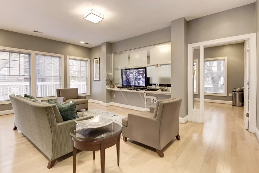 clubhouse at Henley at Kingstowne Apartments