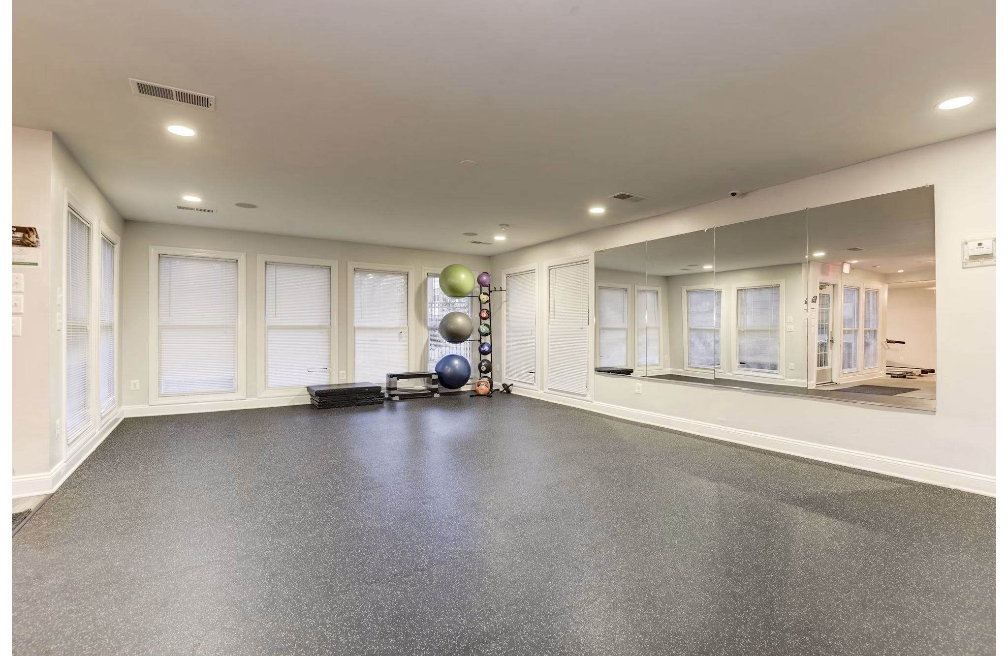 fitness center at Henley at Kingstowne Apartments