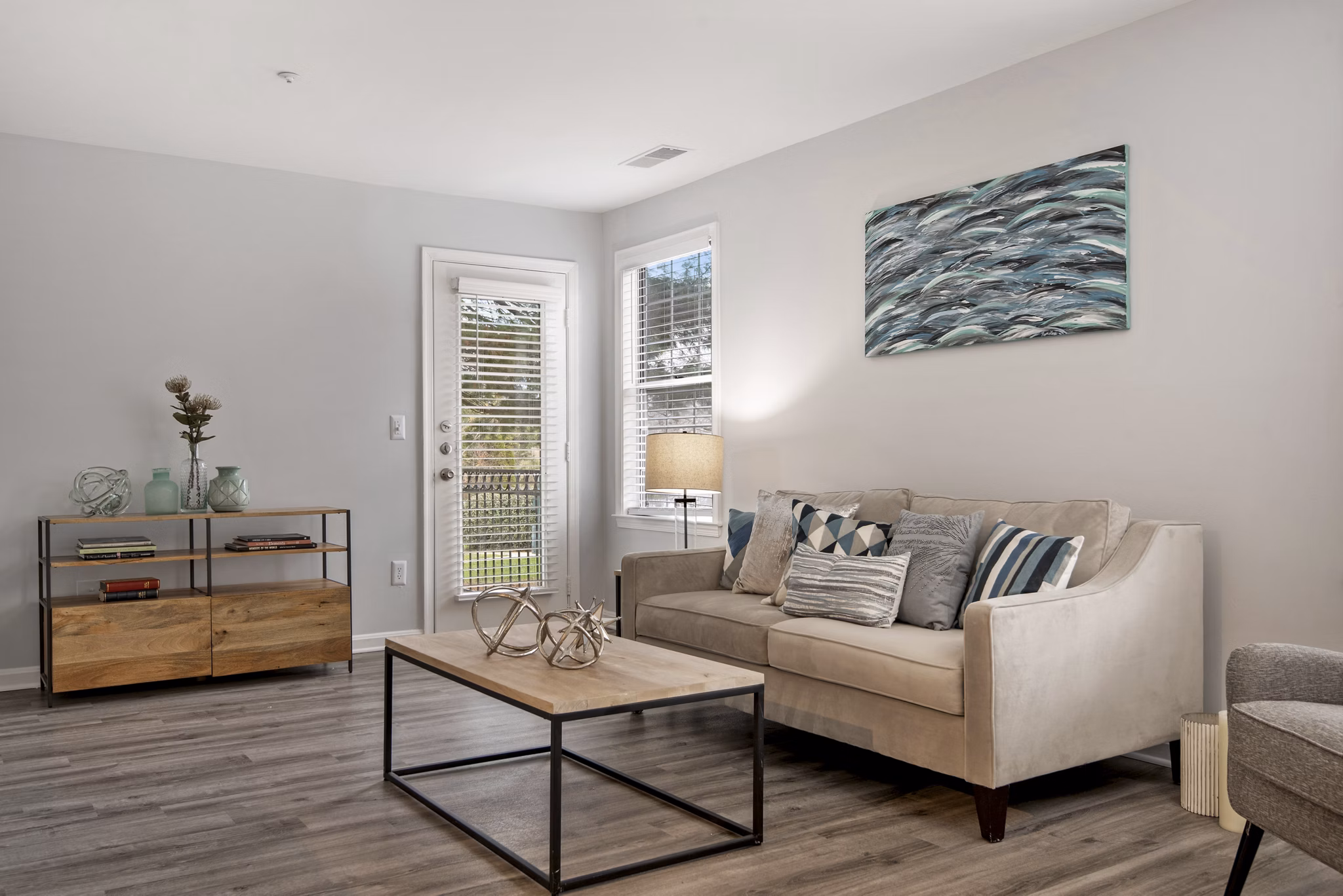 living room at Henley at Kingstowne Apartments
