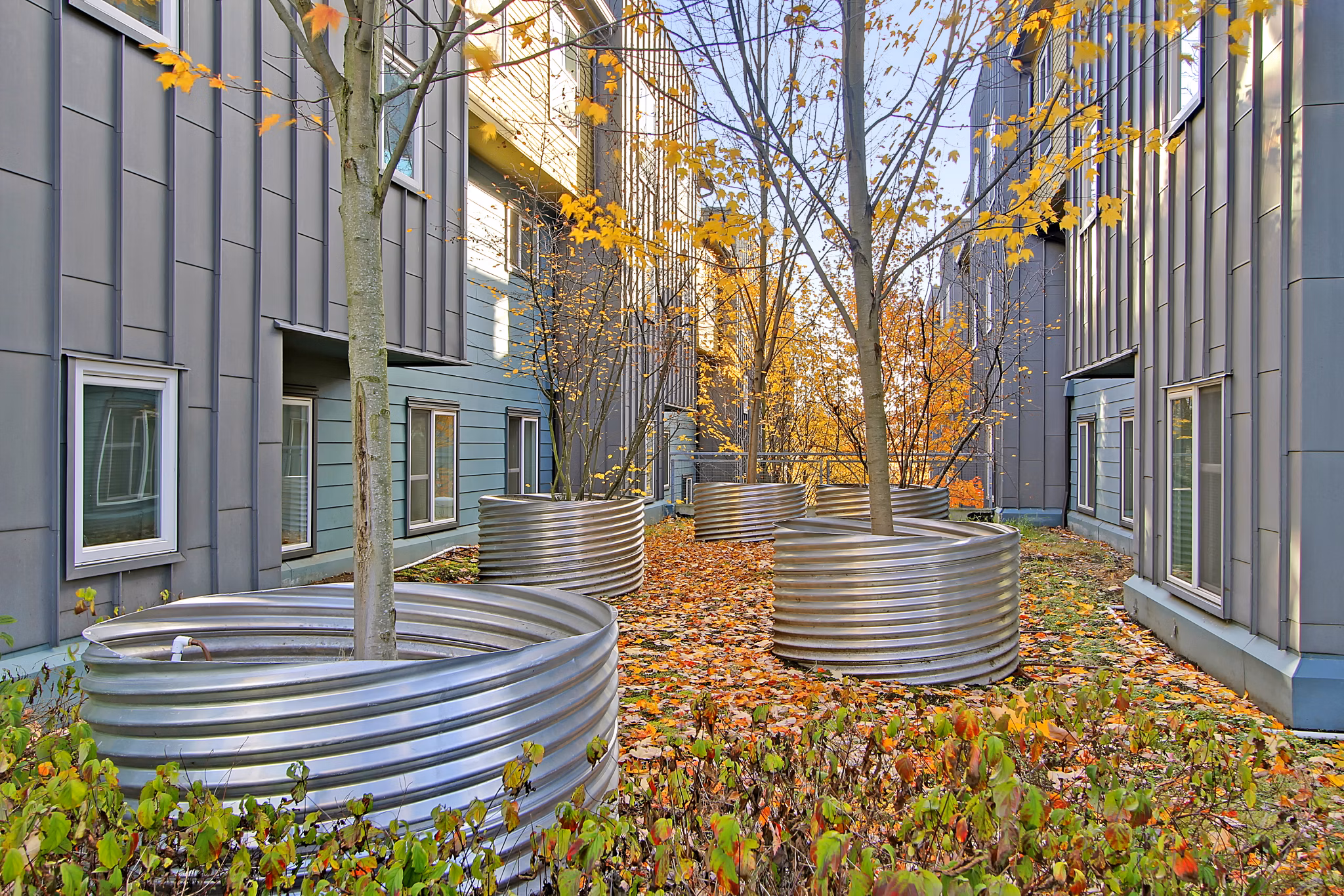 courtyard at Nordheim Court Apartments