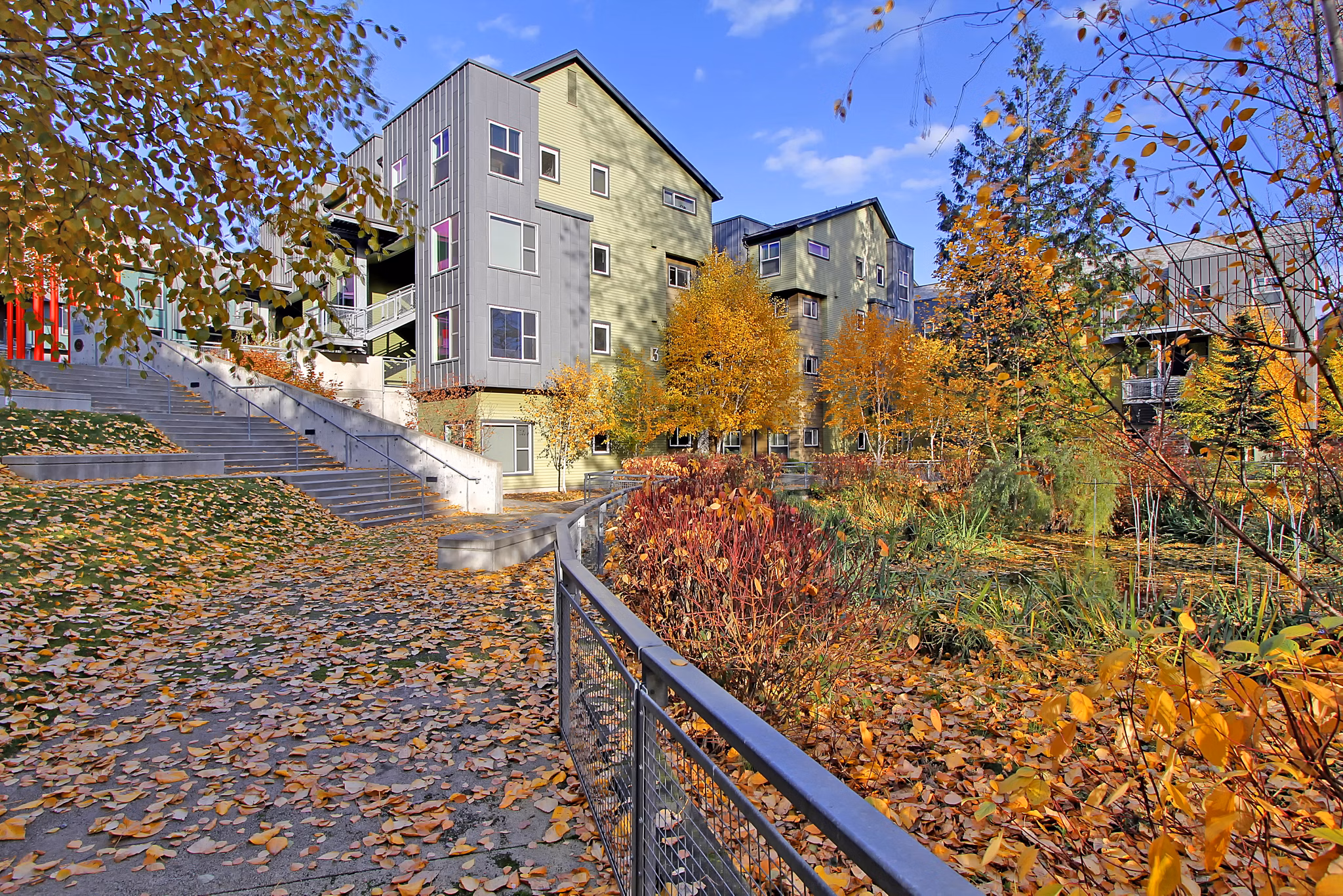 courtyard at Nordheim Court Apartments