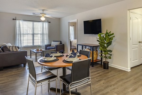 dining area at Cadence at RTP Apartments