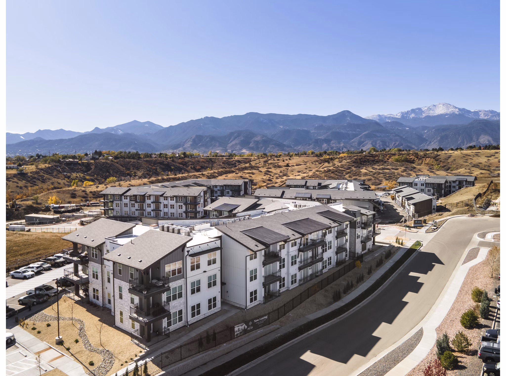 building at Allaso Peak Apartments