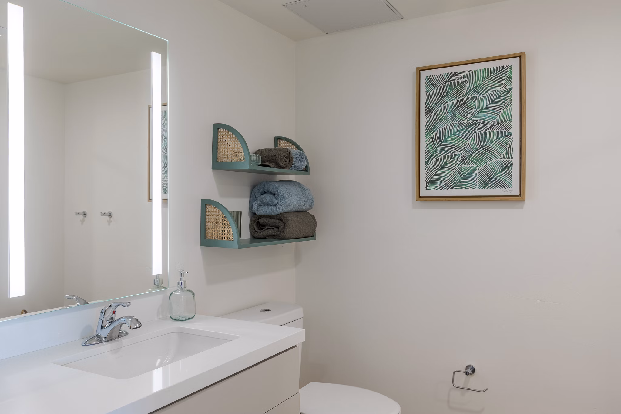 bathroom at Hale Haukani Apartments