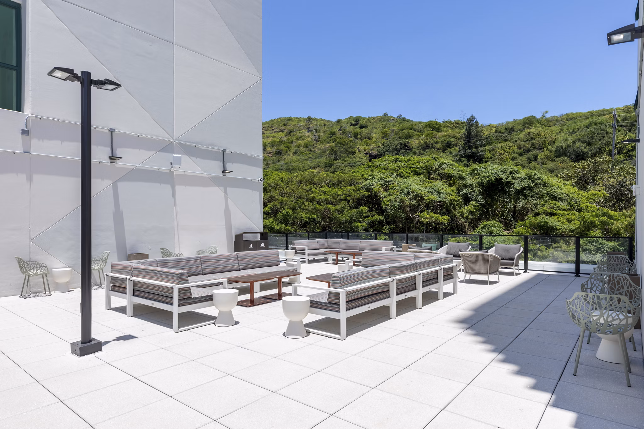 recreational area at Hale Haukani Apartments