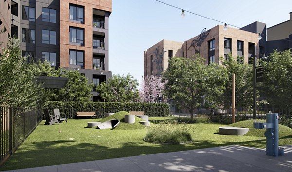 courtyard at The Row at Red Hill Apartments