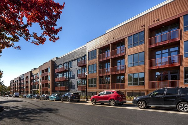 exterior at The Glade on Laurel Apartments 