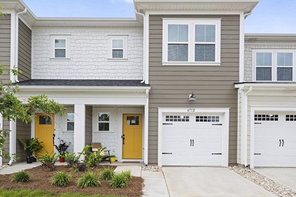 Oak Lake Townhomes: Charming view of luxury townhomes in the heart of a peaceful residential area