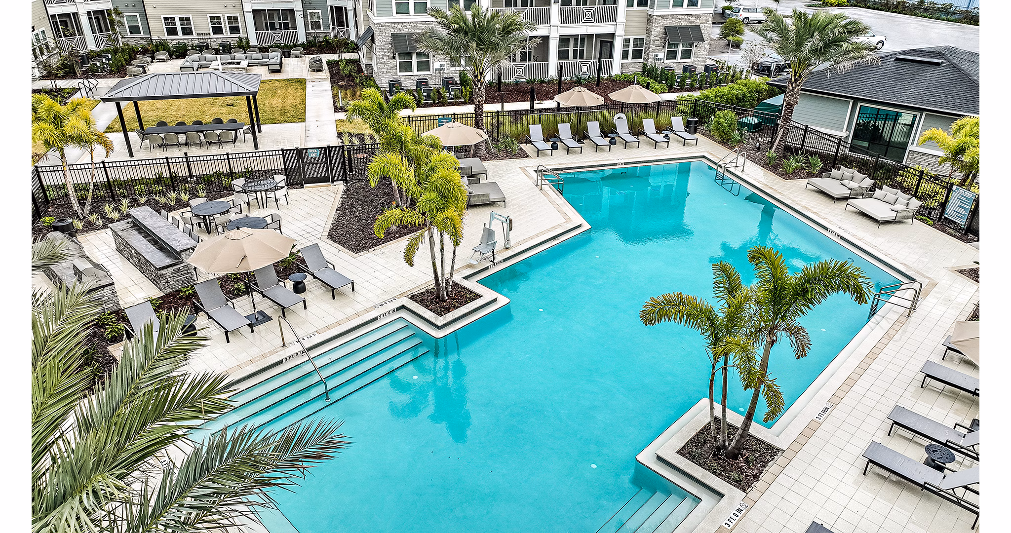 pool at Encore Narcoossee Apartments 