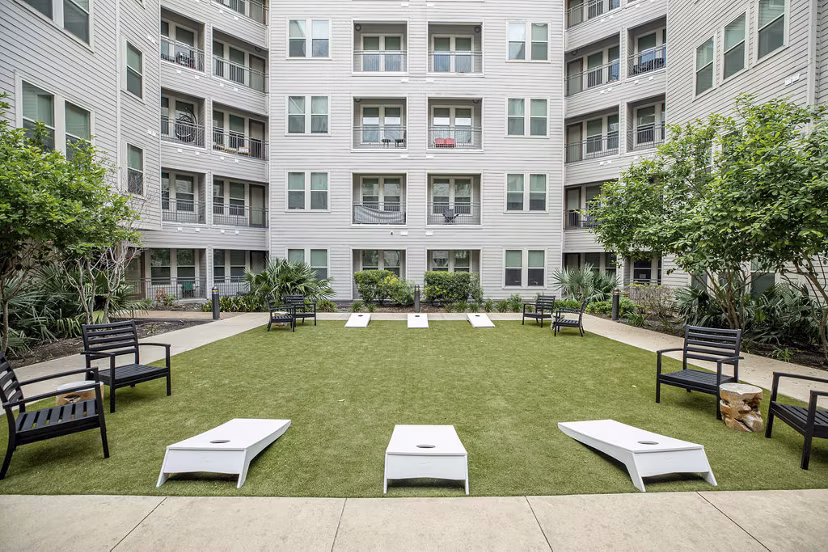 courtyard at District at Memorial Apartments