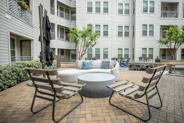 patio at Regency Park Apartments