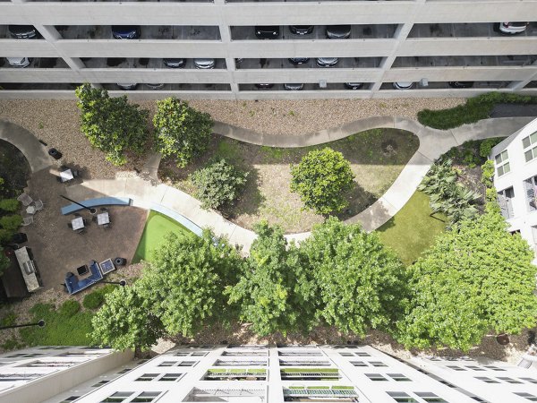 recreational area at Regency Park Apartments