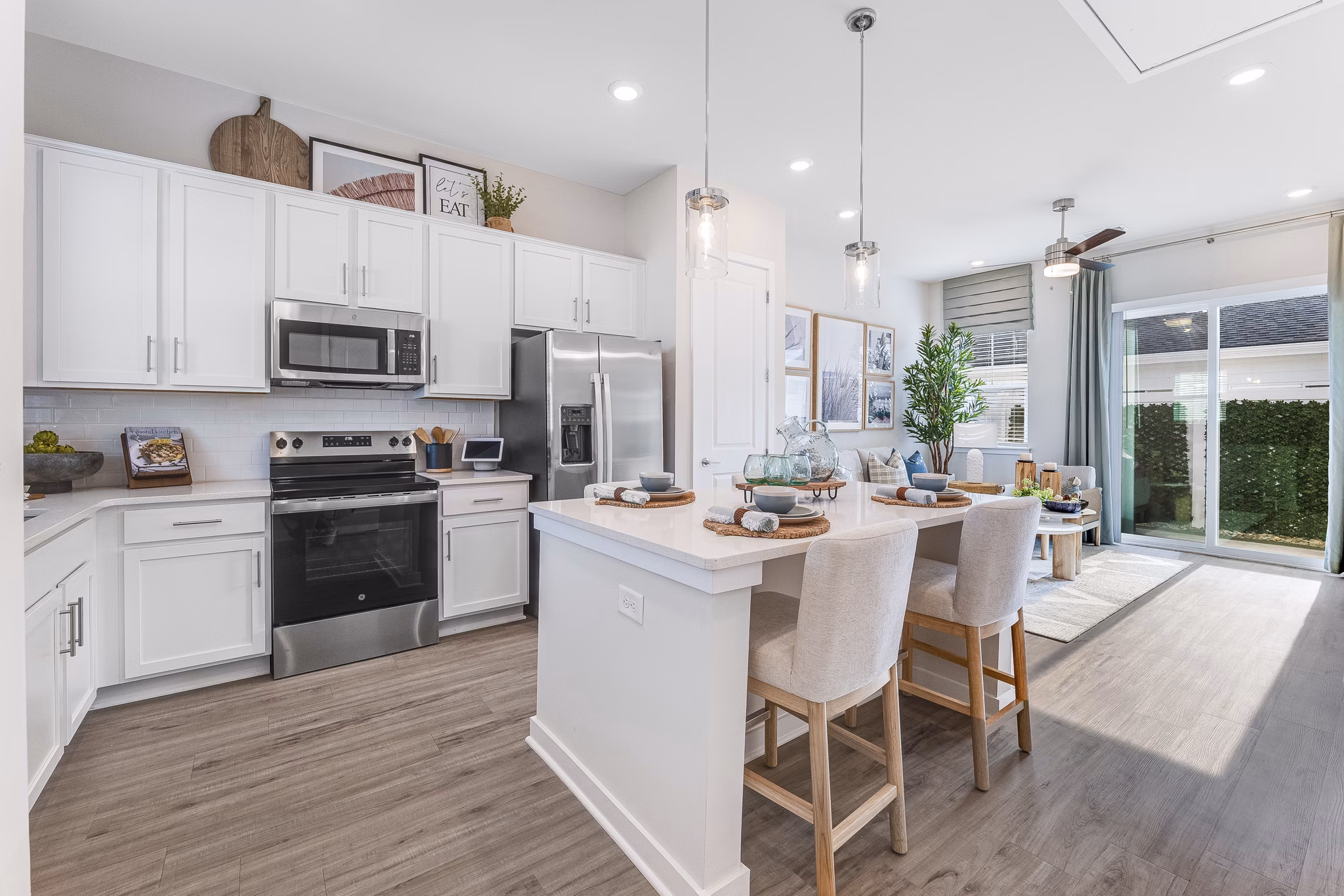 kitchen at Yardly Monroe Apartments 