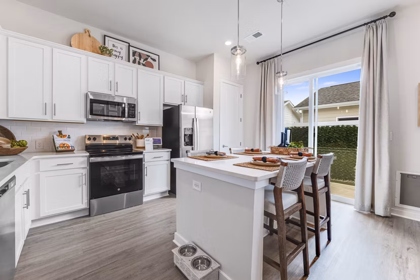 kitchen at Yardly Monroe Apartments 