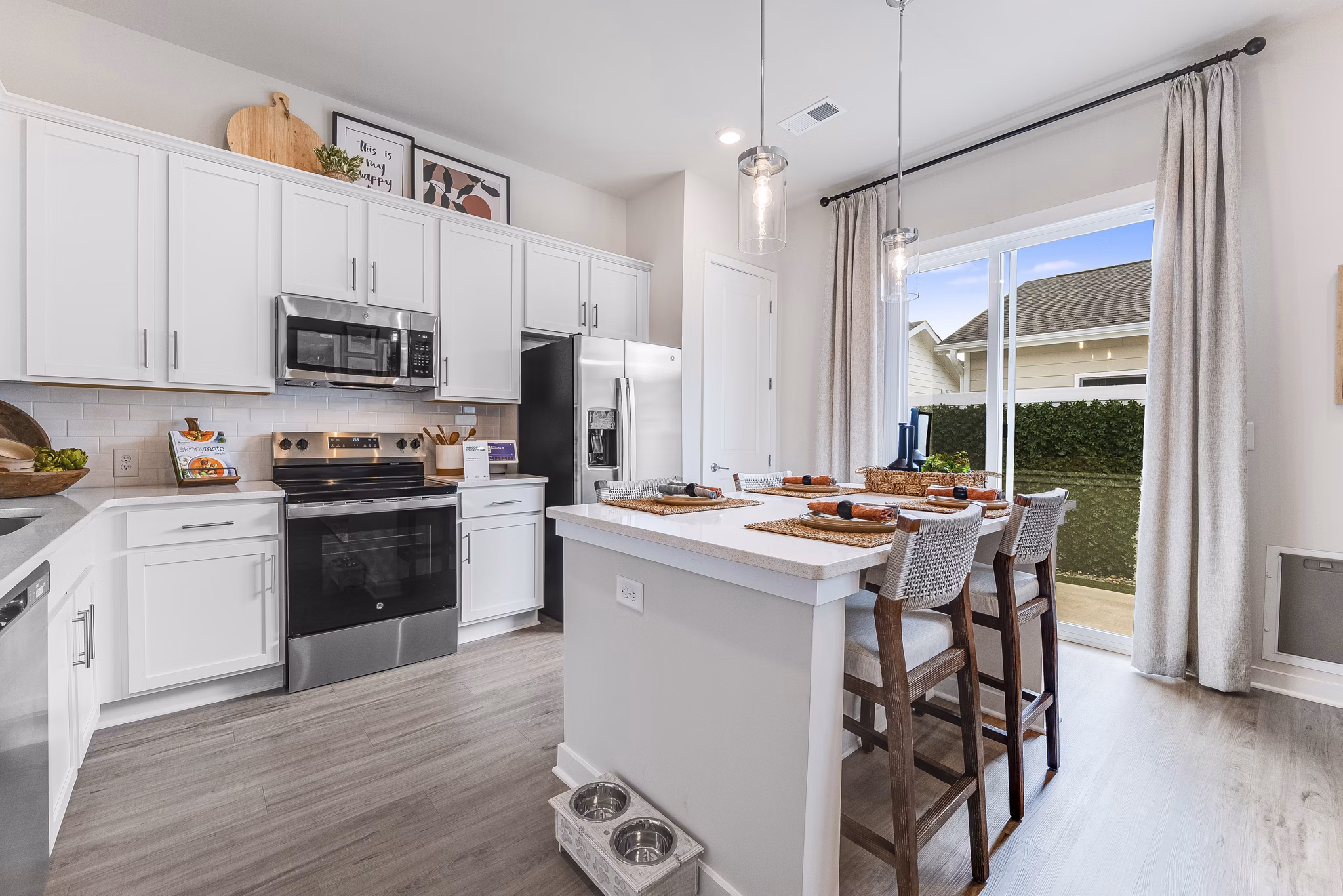 kitchen at Yardly Monroe Apartments 
