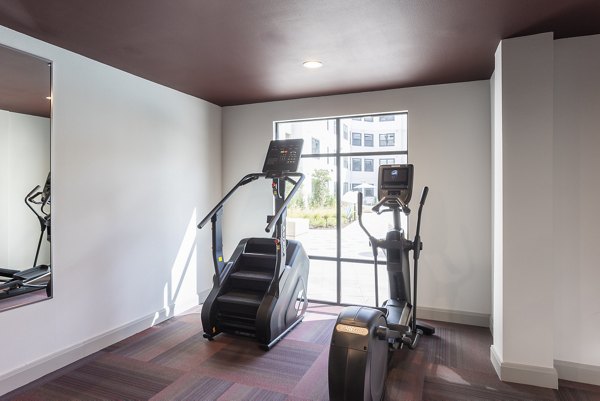 fitness center at Broadstone Amelia Apartments 