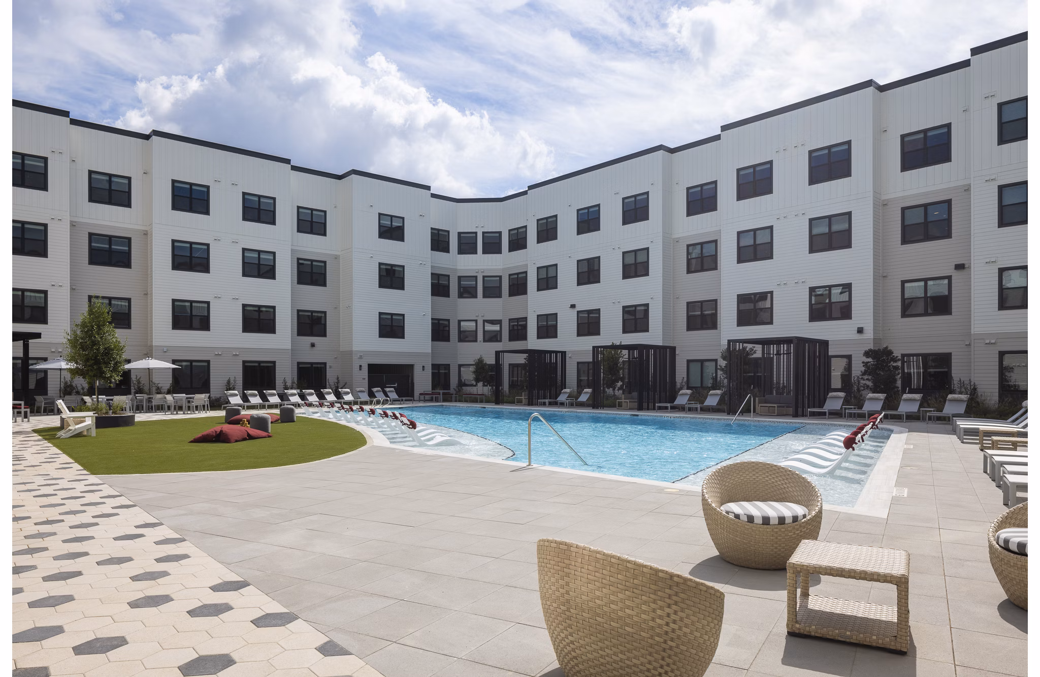 pool at Broadstone Amelia Apartments 