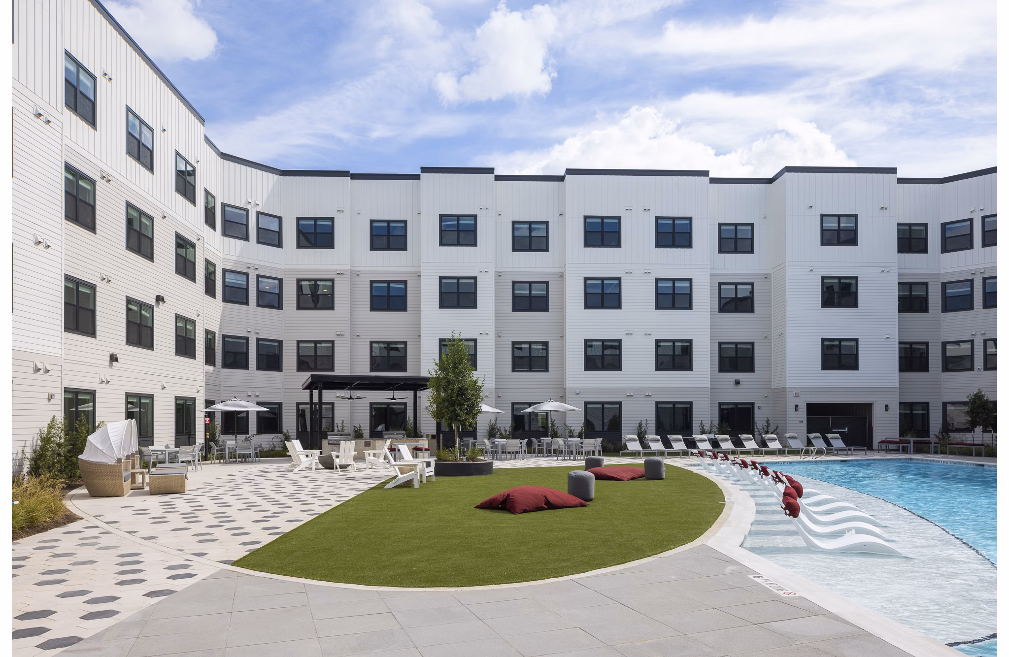 pool at Broadstone Amelia Apartments 