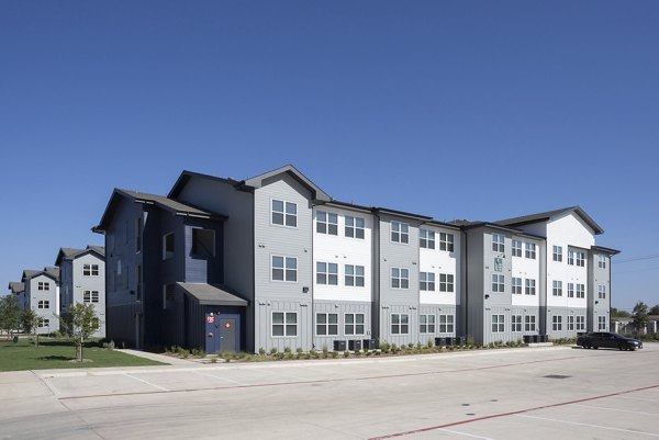 building at Prose Evergreen Apartments