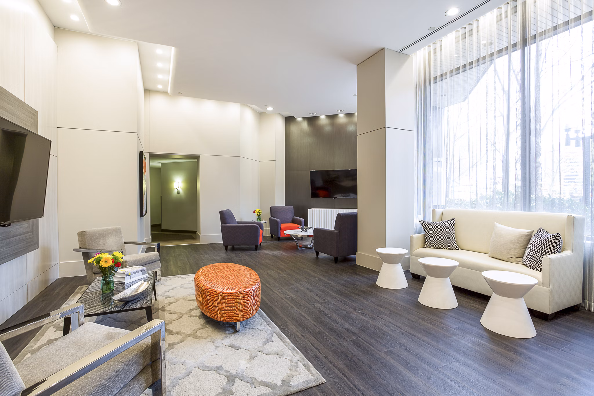 Elegant clubhouse with modern decor at Marlowe Apartments