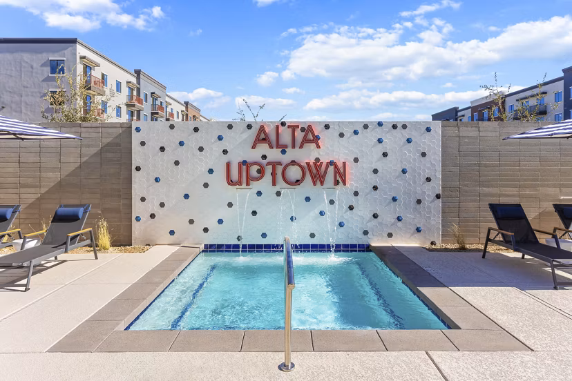 hot tub/jacuzzi at Alta Uptown Apartments