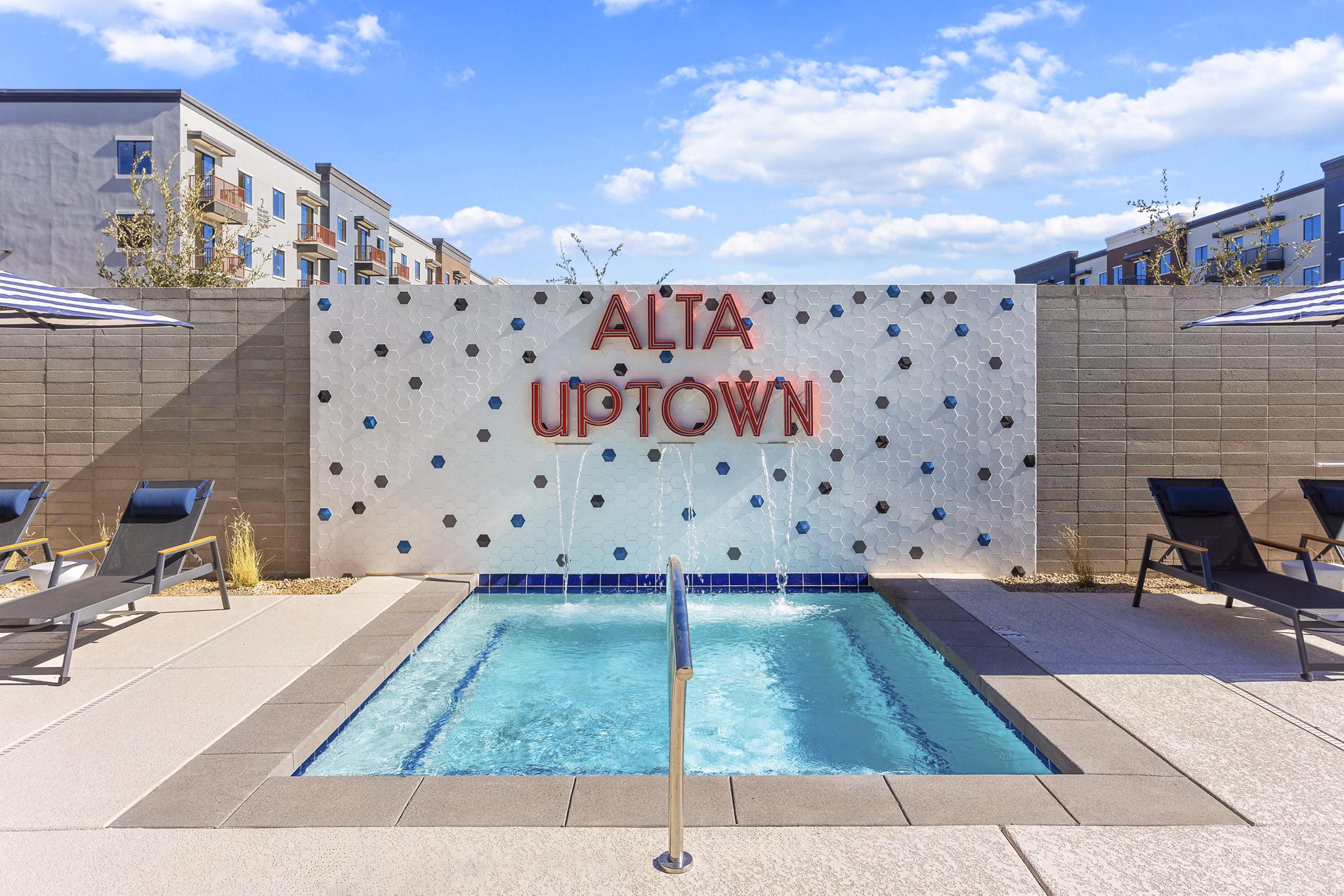 hot tub/jacuzzi at Alta Uptown Apartments