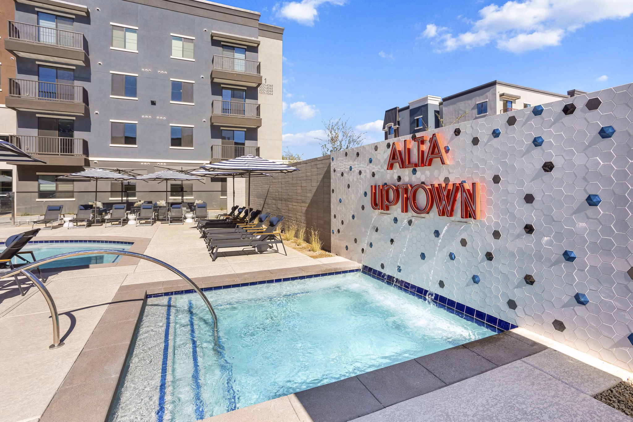 hot tub/jacuzzi at Alta Uptown Apartments