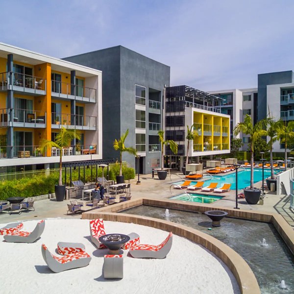 courtyard at Stella Apartments