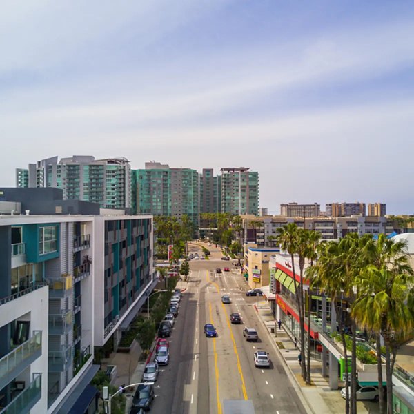 Stella Apartments: City view from luxury high-rise balcony in downtown location