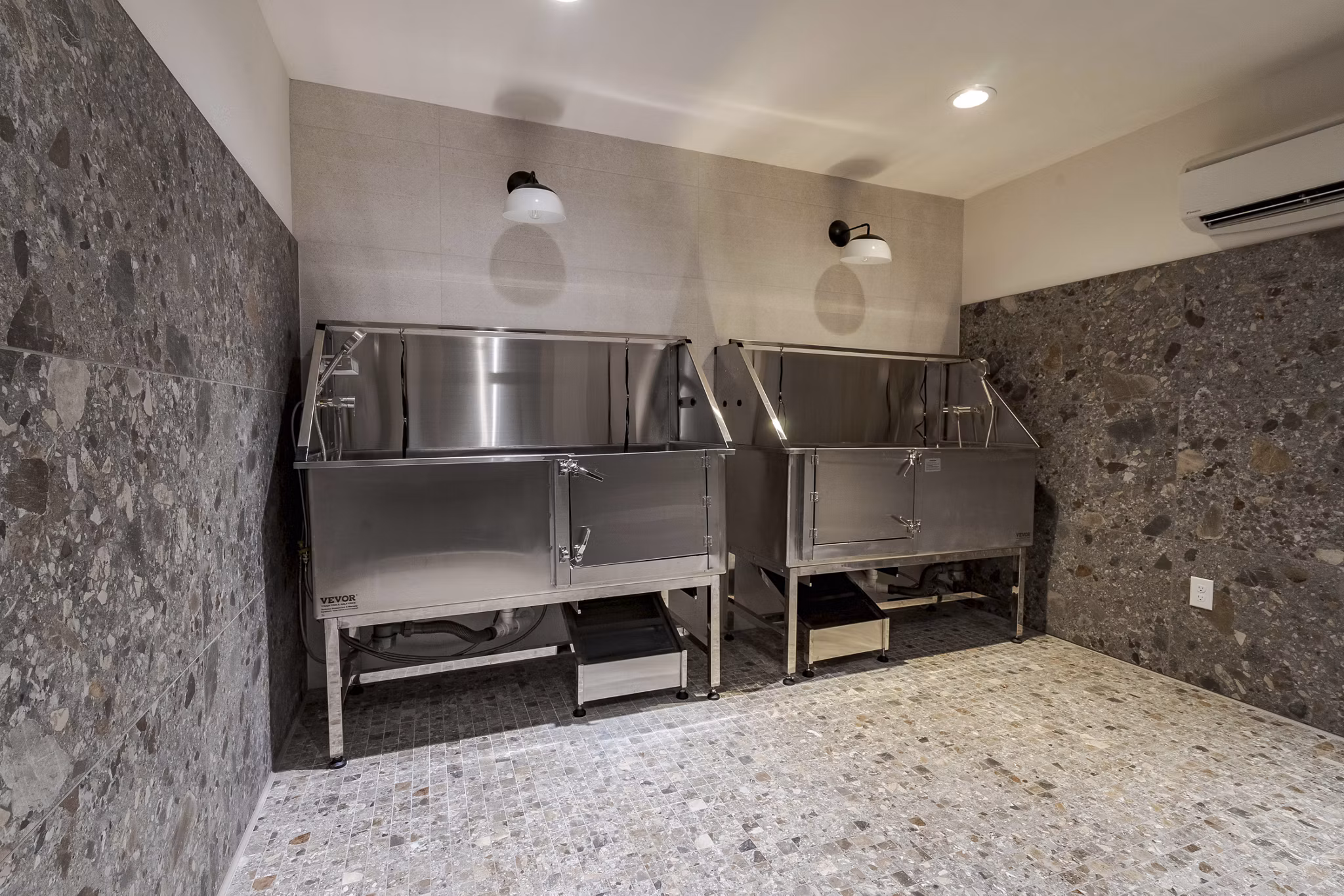 dog wash station at Encore Echo Apartments 