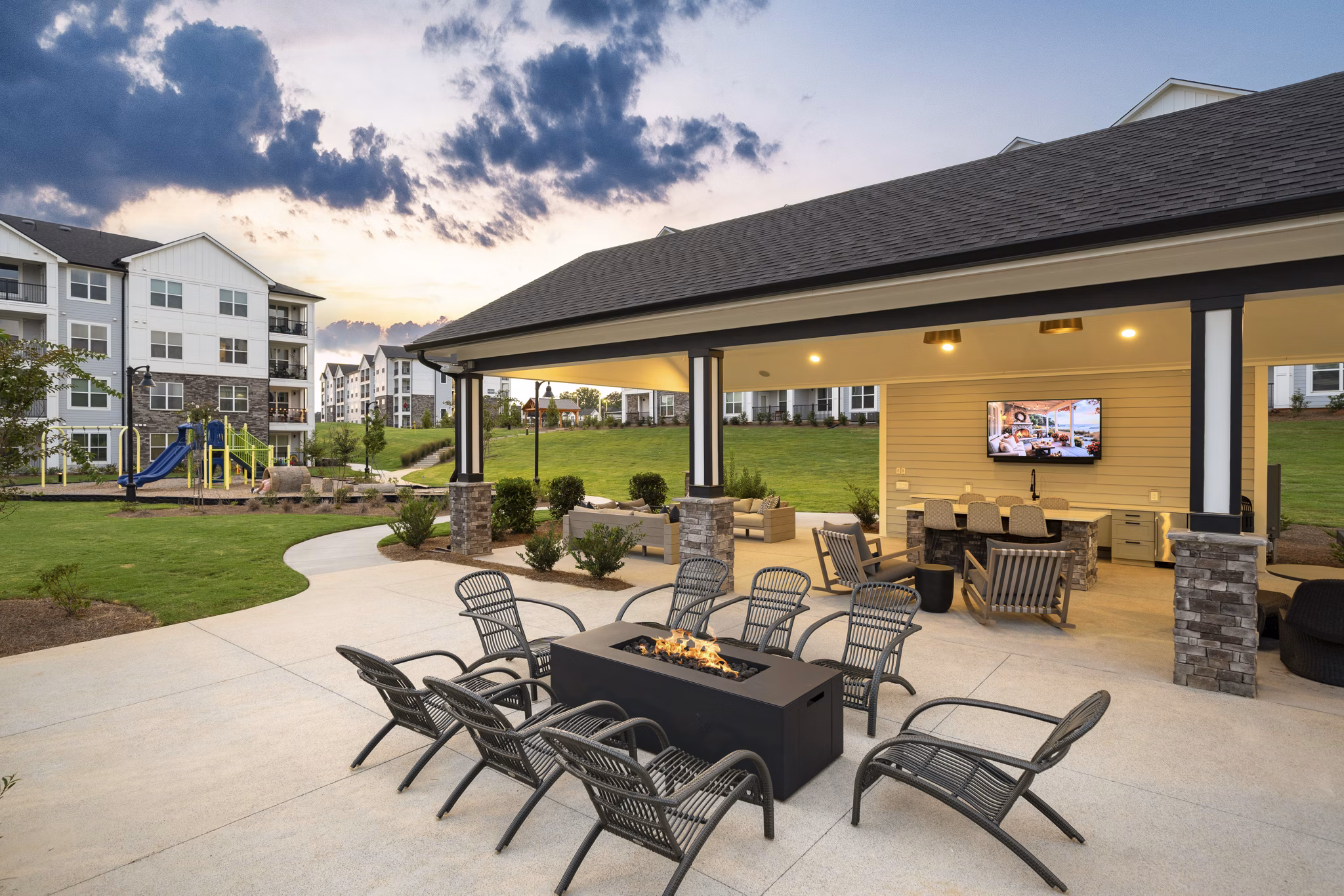 patio at The Hudson Apartments