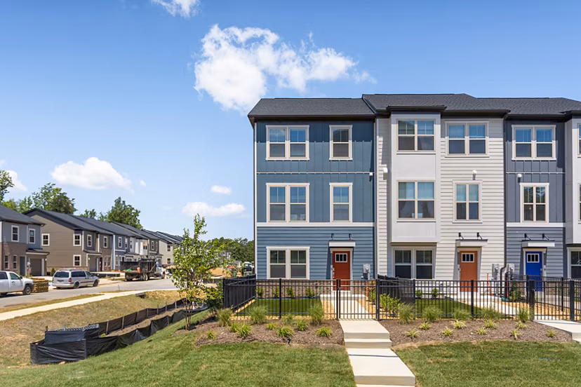 clubhouse at Sunstone Grove Apartments 