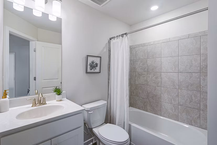 bathroom at Sunstone Grove Apartments 
