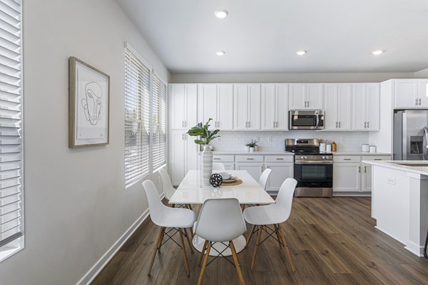 dining room at Sunstone Grove Apartments 