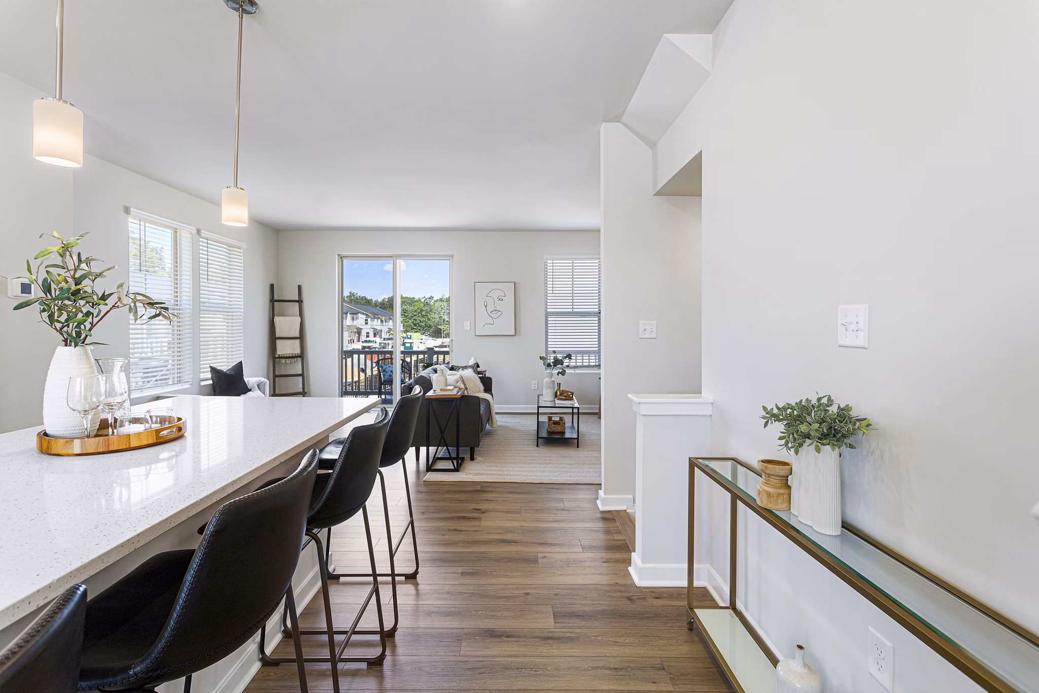 dining room at Sunstone Grove Apartments 