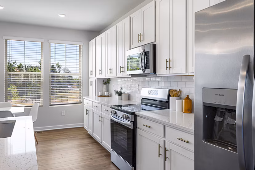 kitchen at Sunstone Grove Apartments 