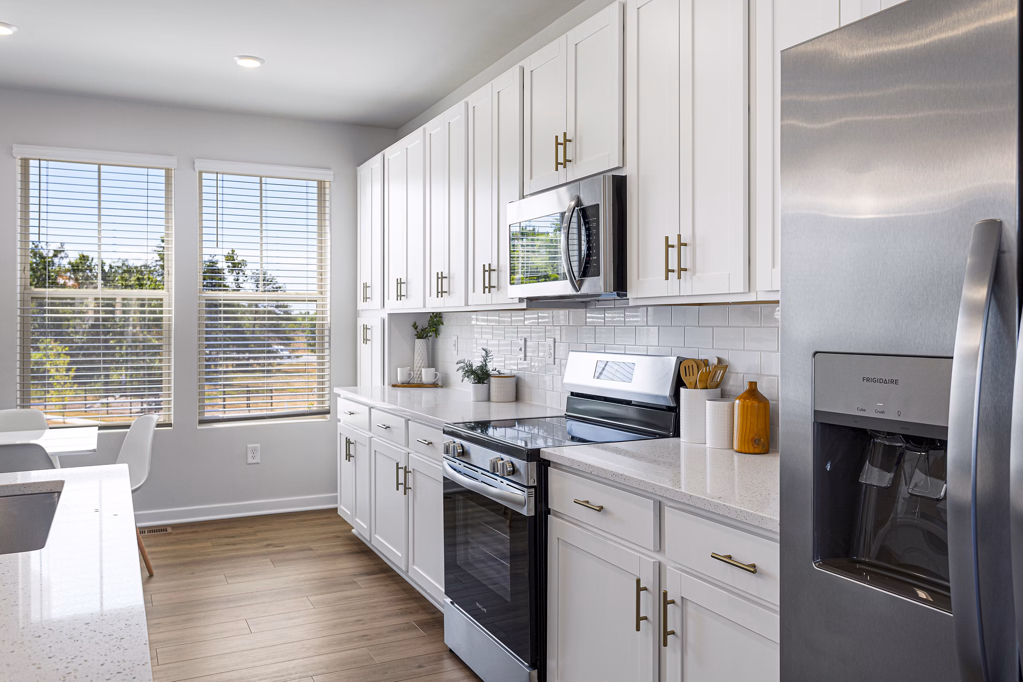 kitchen at Sunstone Grove Apartments 
