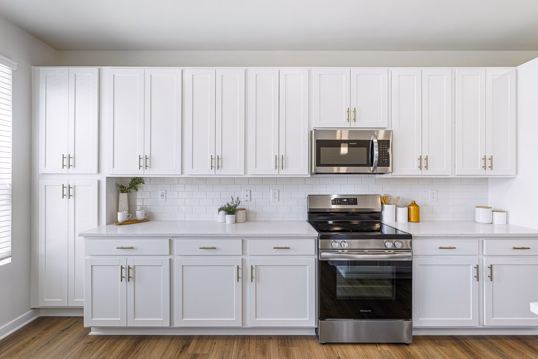 kitchen at Sunstone Grove Apartments 
