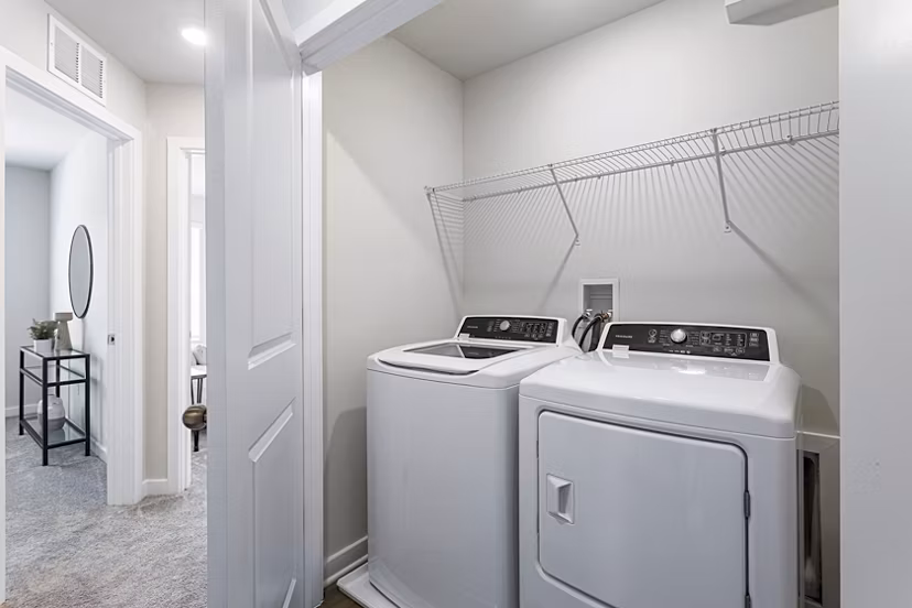 laundry facility at Sunstone Grove Apartments 