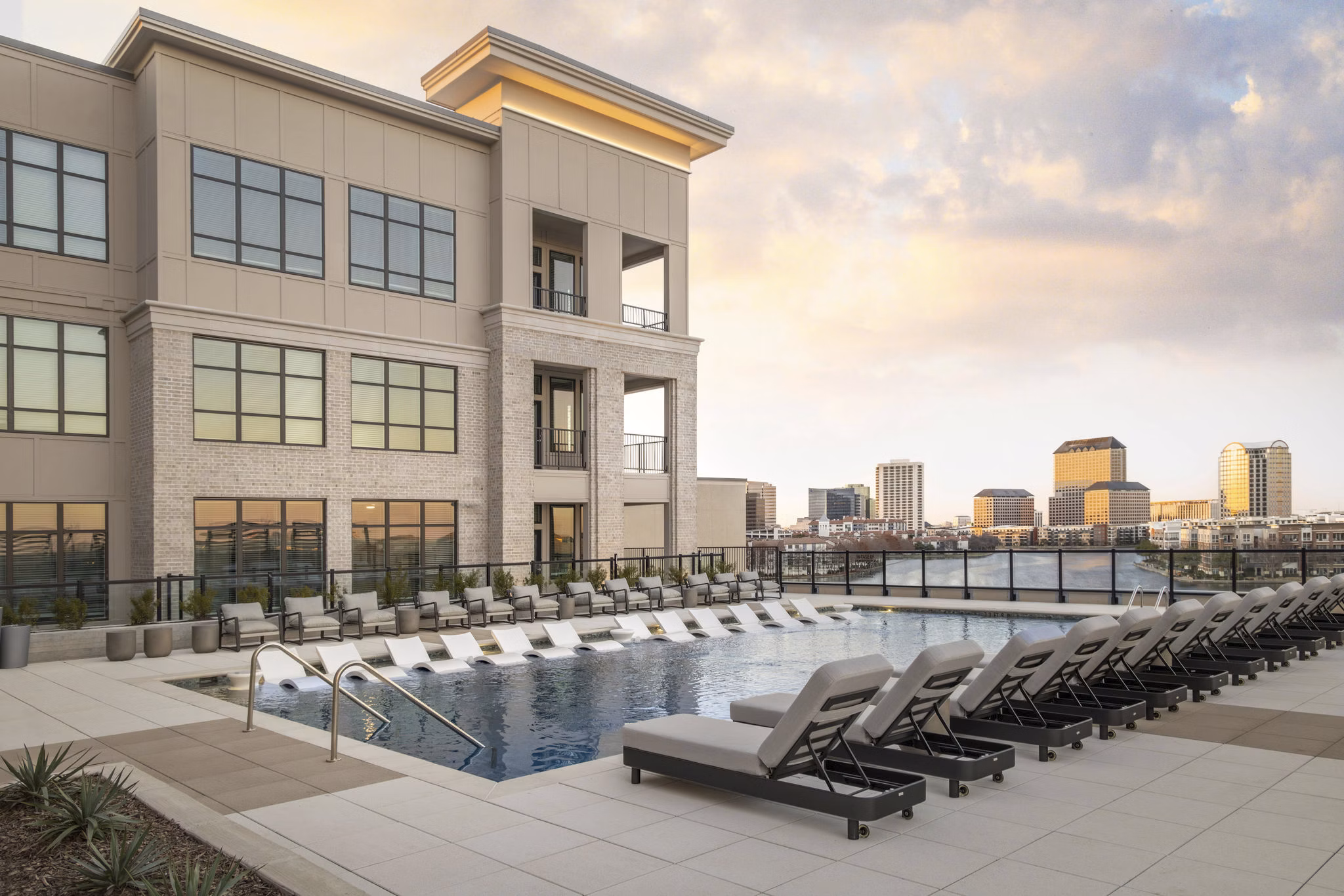 pool at The Mustang Apartments 