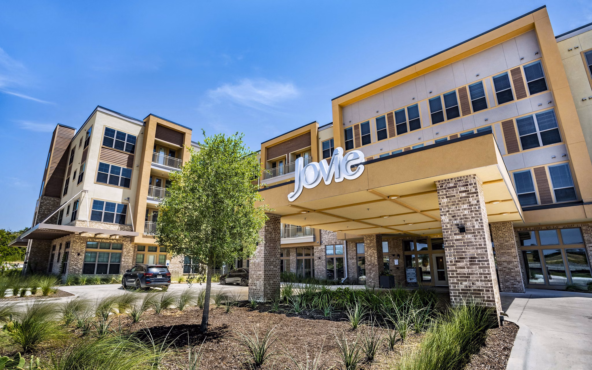 Jovie Pflugerville: Contemporary luxury apartments in suburban setting
