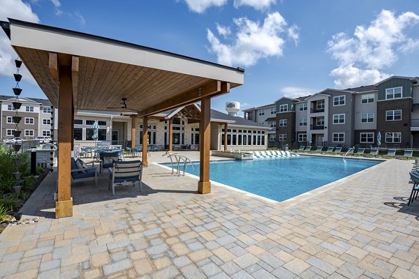 pool at Prose Greenbriar Apartments