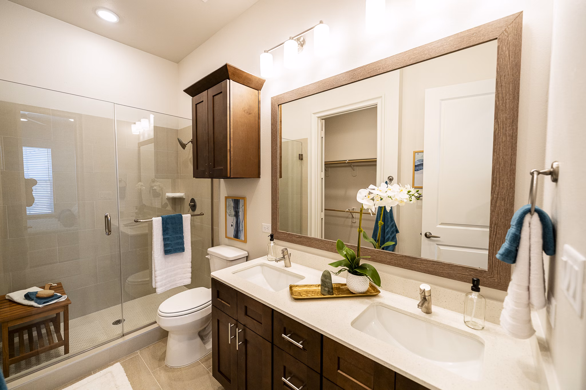 bathroom at Mirella Apartments
