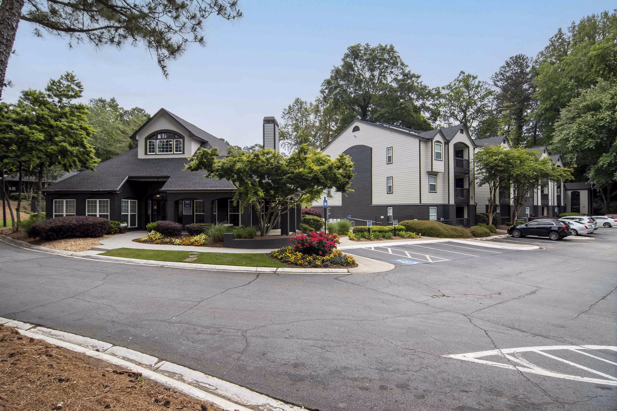 Morgan Place Apartments: Elegant of luxury apartments in vibrant neighborhood