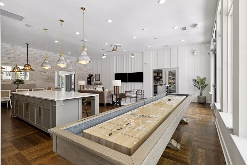clubhouse at The Isley at Windsor Hill Apartments 