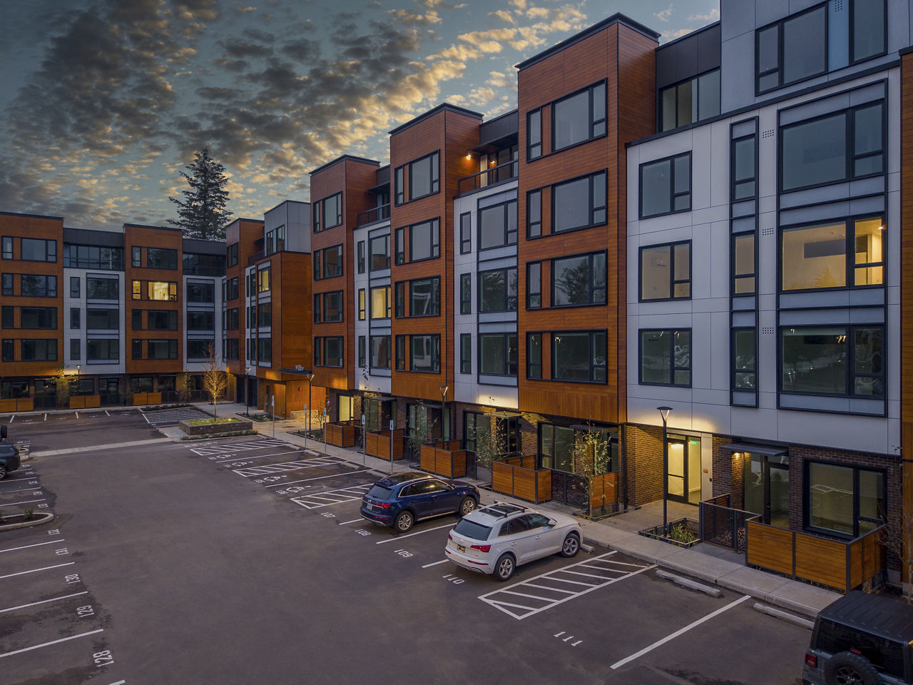 Willow is a similar property to Sofi Lake Oswego located in Lake Oswego
