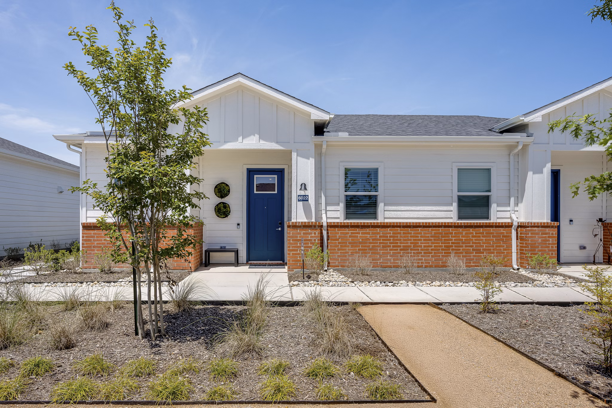 building at Yardly Stoneridge Apartments